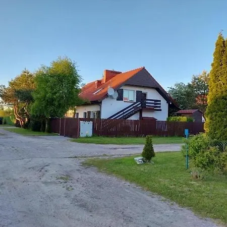 2-room For 4 People, روفي